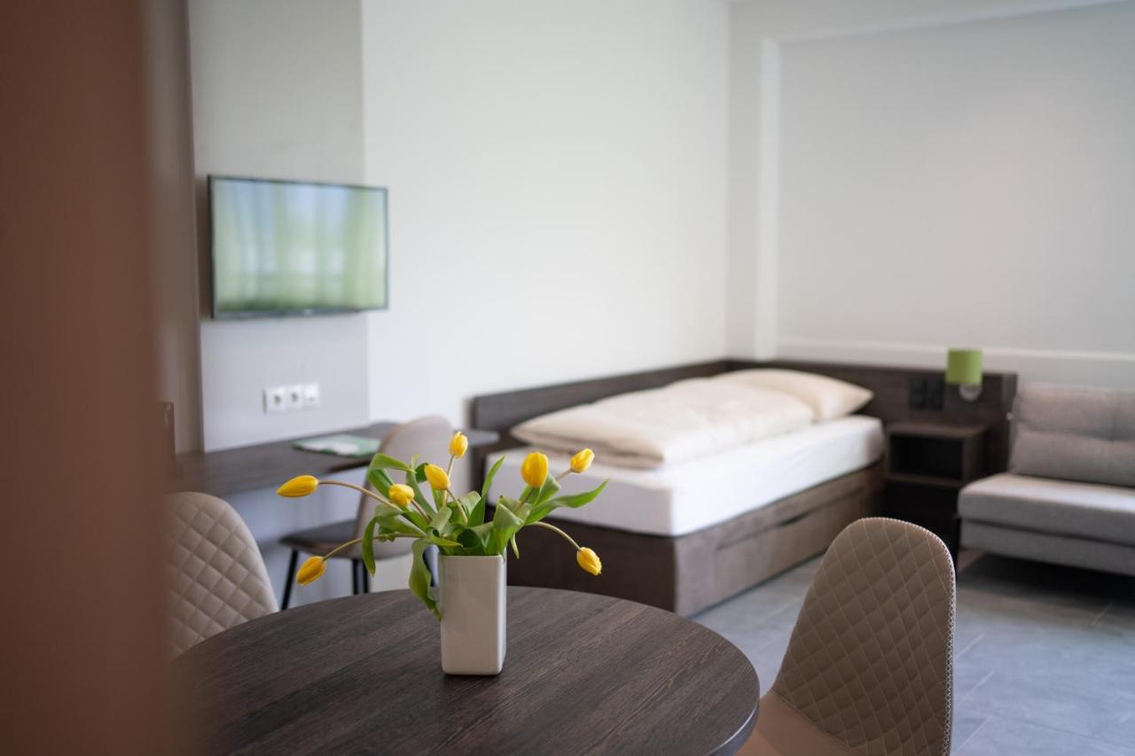 Eee Hotel Ліцен Екстер'єр фото