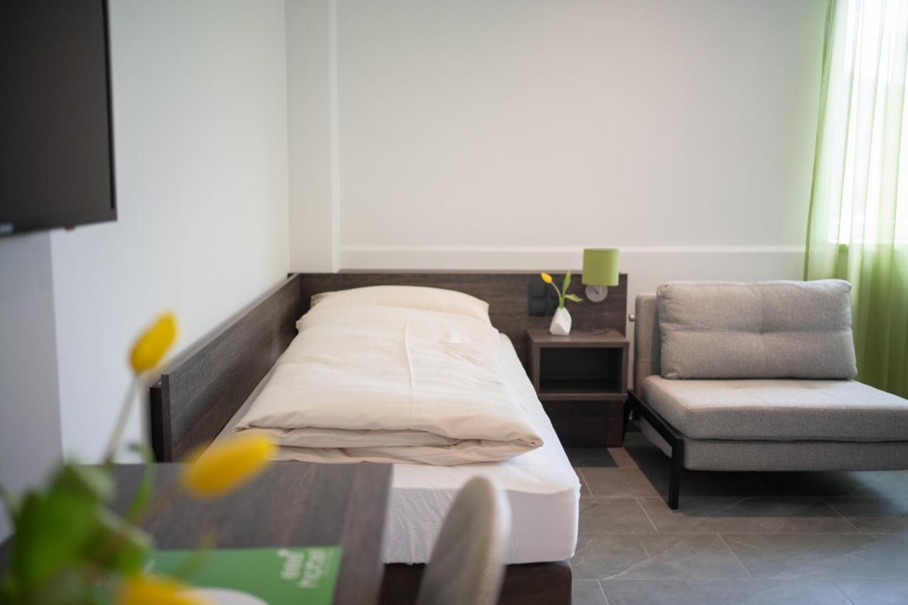 Eee Hotel Ліцен Екстер'єр фото